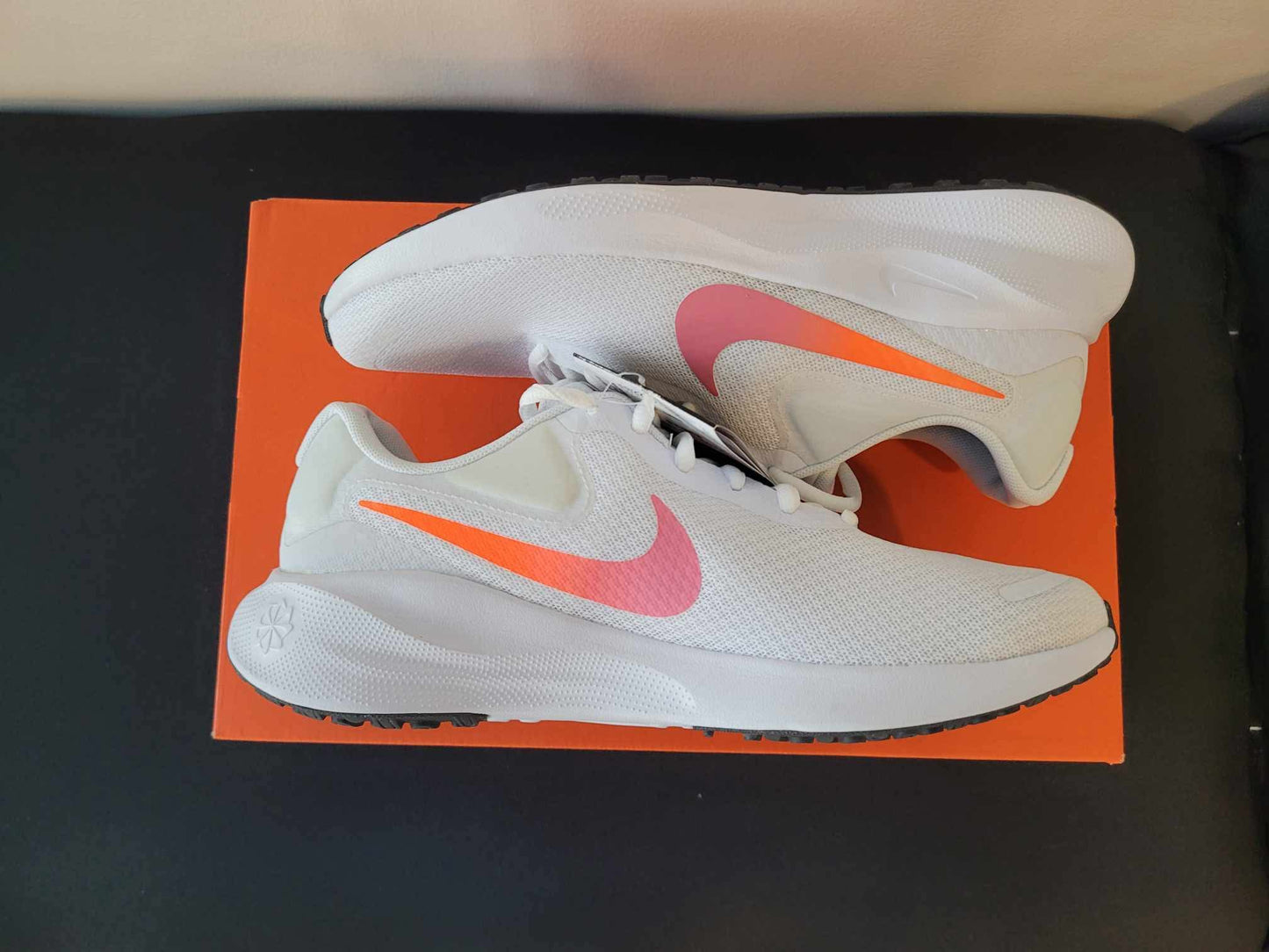 Nike Revolution 7 W
